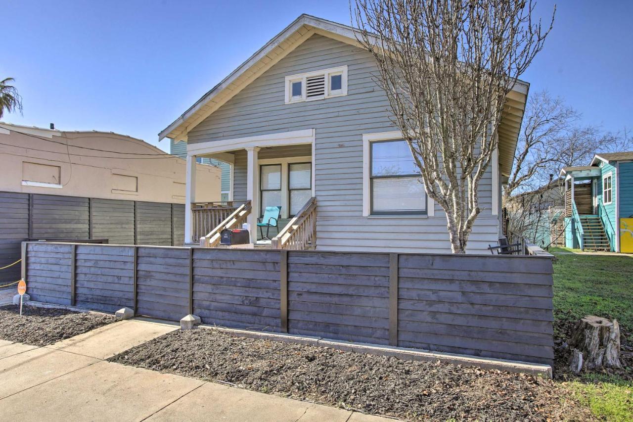 Cozy Beach Bungalow Near Galveston Seawall And Pier المظهر الخارجي الصورة