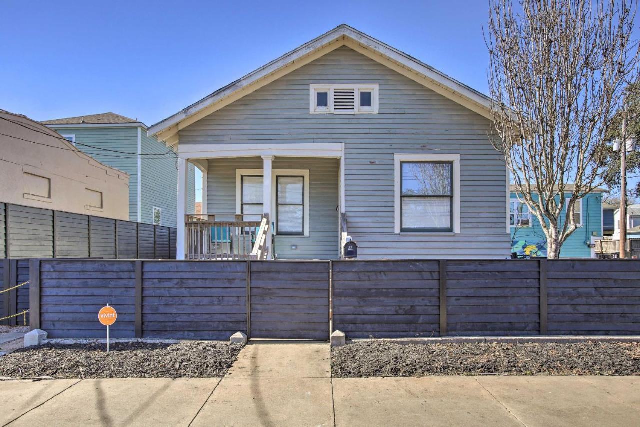 Cozy Beach Bungalow Near Galveston Seawall And Pier المظهر الخارجي الصورة